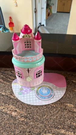 Small doll house