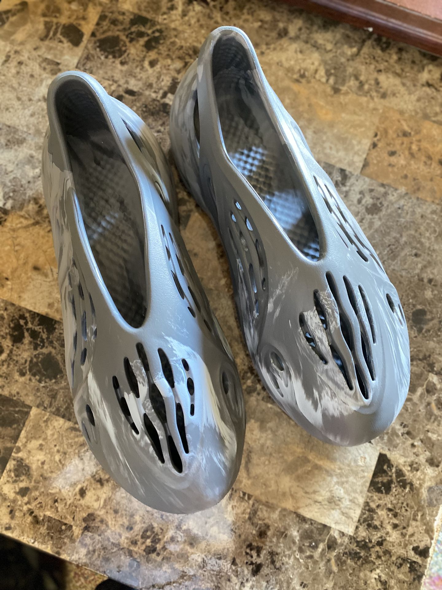 Adidas Yeezy Foam Runner MX Granite Size 13