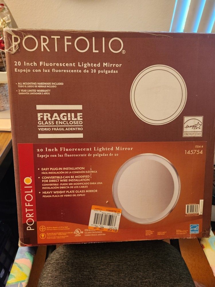 Portfolio Adjustable Fluorescent Fixtures