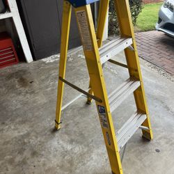 Utility Step Ladder  4ft