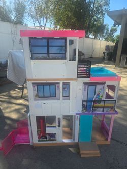 Barbie Dreamhouse 3-Story Dollhouse