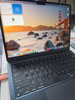 2022 MacBook Air A2681,M2 ,8Gb,256Gb,13” LCD, Midnight Color, AC Charger, Good Condition,Office 2022,Sequoia MAC OS on Greatest Sale