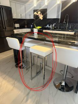White and chrome bar stools. Like new