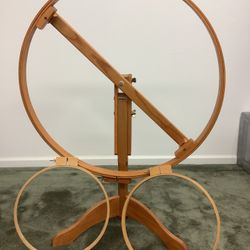 INTERBERG DESIGN QUILTING HOOP 29”  TILTS IN ANY DIRECTION PLUS 2 - 14” SMALLER HOOPS