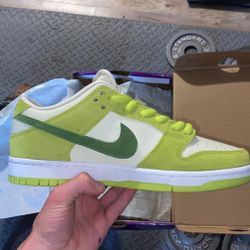 Nike Dunk Low SB "Green Apple" 