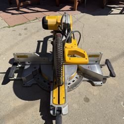 12in Dewalt Double Bevel Miter Saw