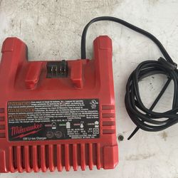 Milwaukee 48-59-1801battery charger  18V Li-Ion OEM Original