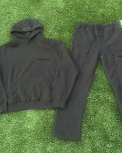 Essential black size small real