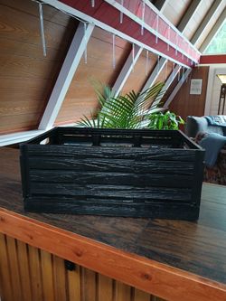 Black Collapsible Plastic Crate – Wood-Look Finish