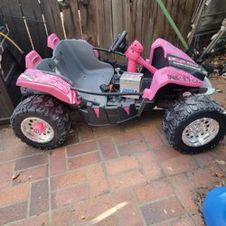 Power Wheels Dune Racer Extreme Battery-Powered
Ride-on Vehicle with Charger, Pink, 12 V, Max Speed: 5mph