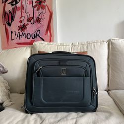 Travelpro Crew 8 Rolling Carry On Bag