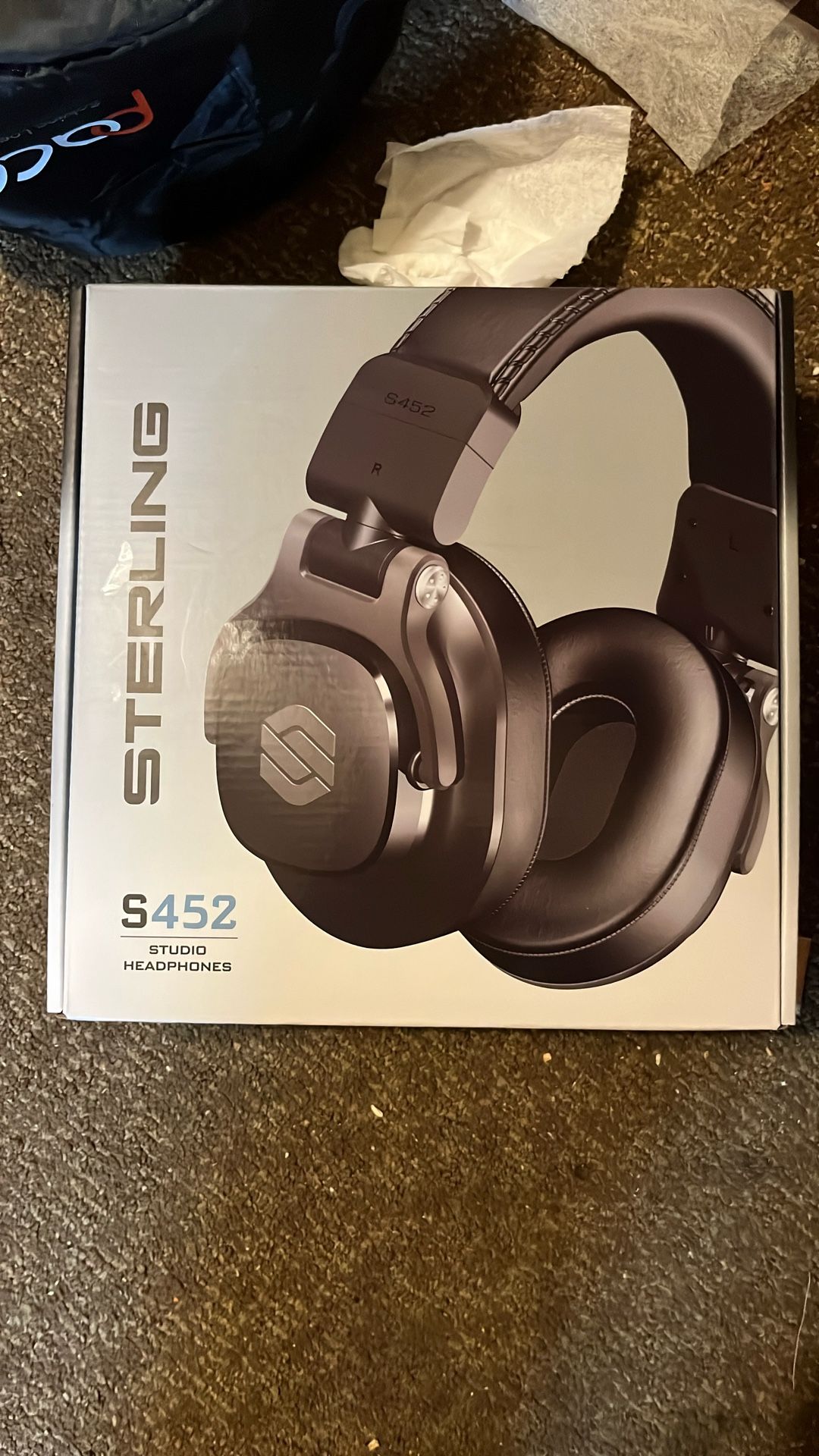STERLING S452 STUDIO HEADPHONES