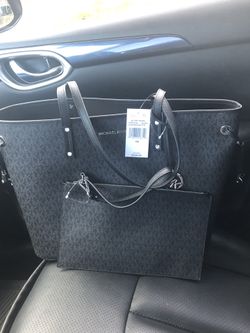 Black Michael Kors reversible tote w/wristlet