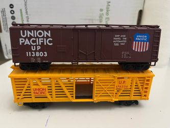 Union Pacific Model Train Cars Set of 2