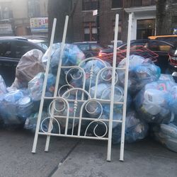 CURB ALERT: Twin Bed Frame 