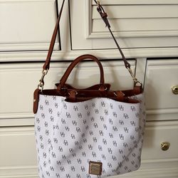 Dooney & Bourke Tote