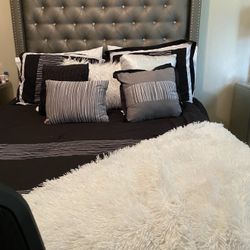 Queen Bedroom Set