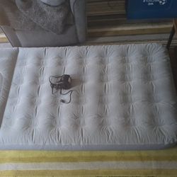 Aerobed Mattress And Pump