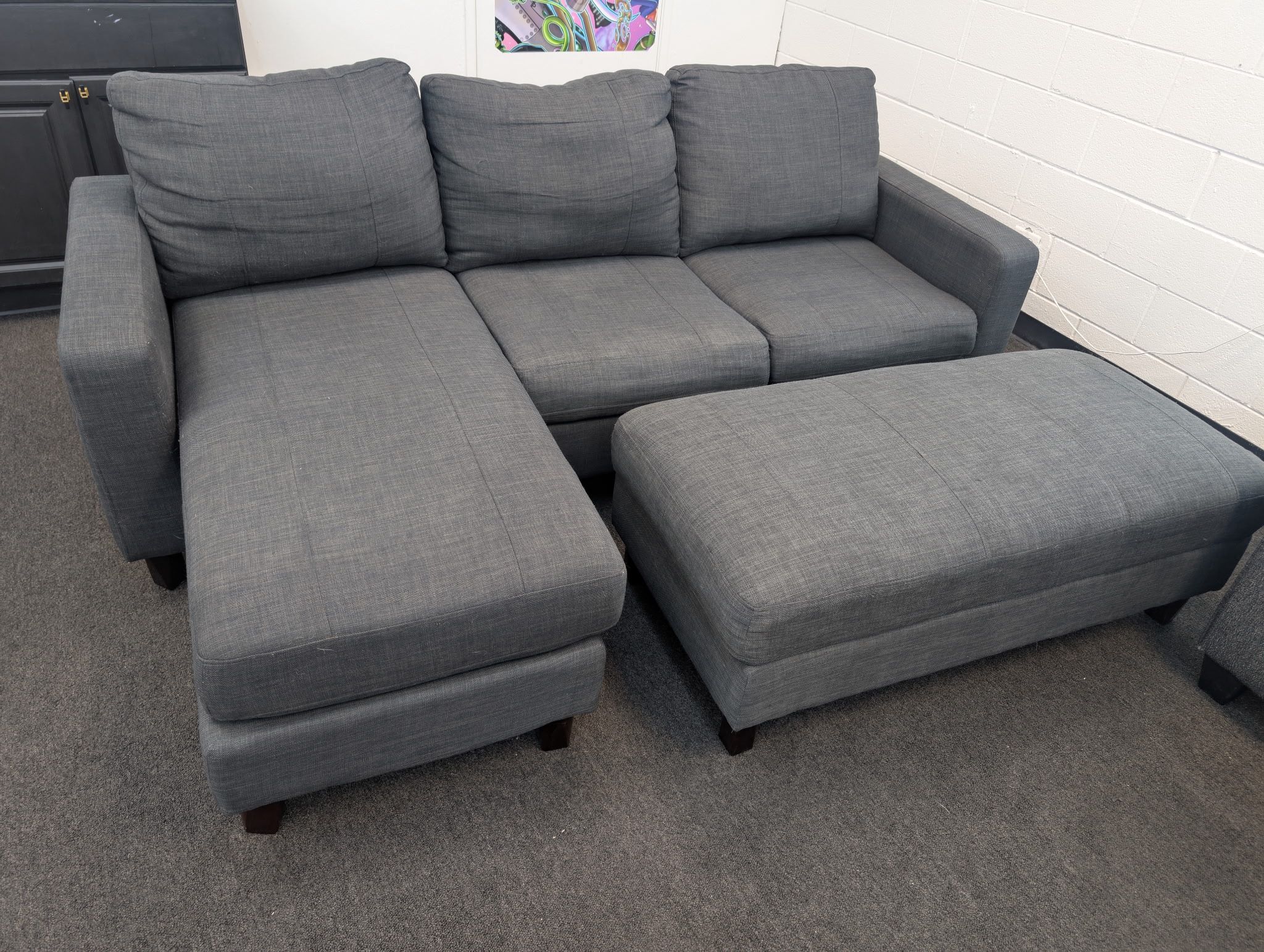 Sectional Couch With Reversible Chaise