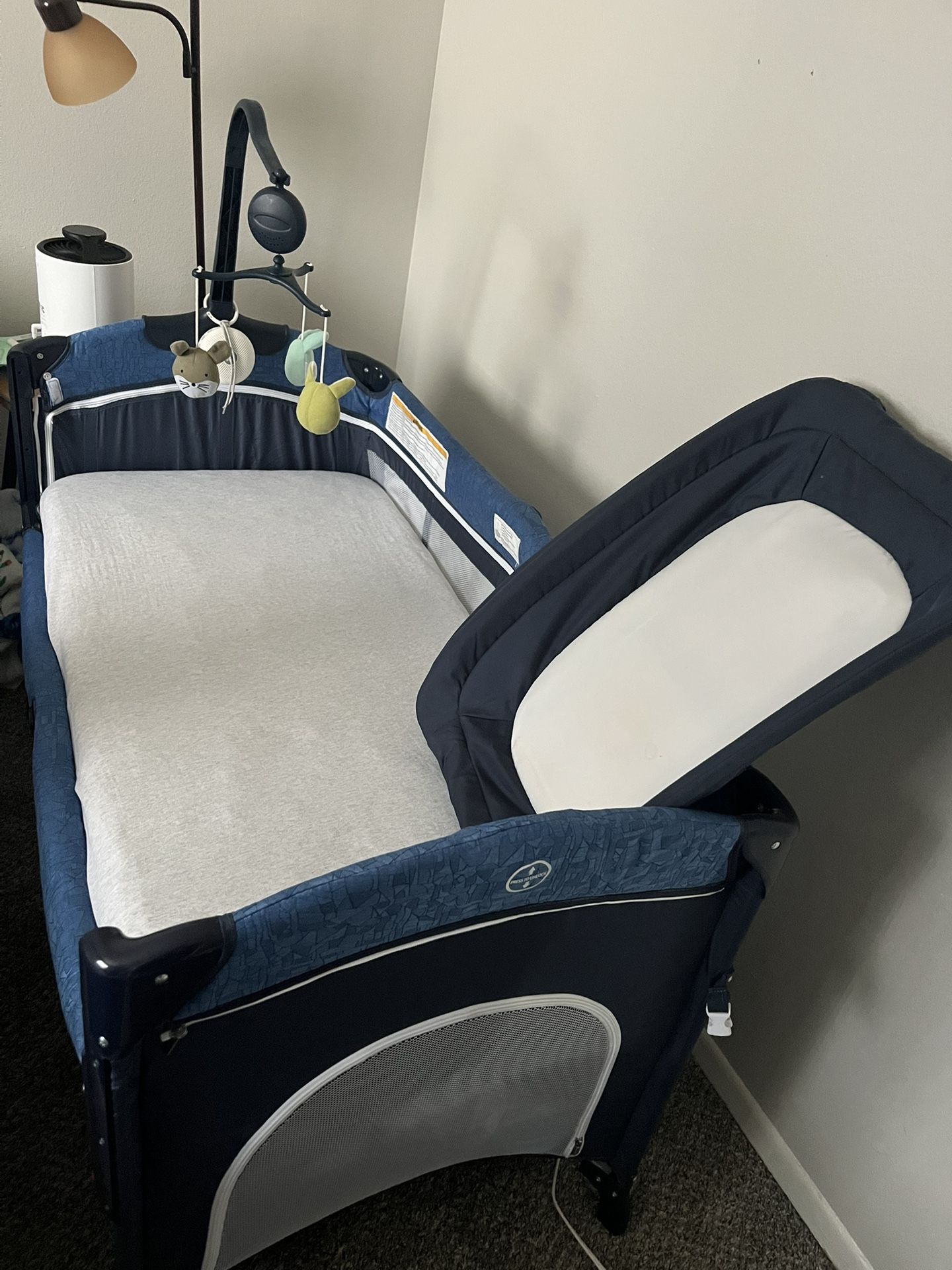 baby crib