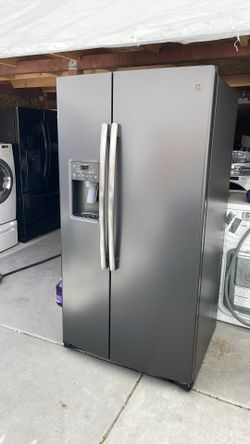 GRAY GE SIDE BY SIDE REFRIGERATOR!!!