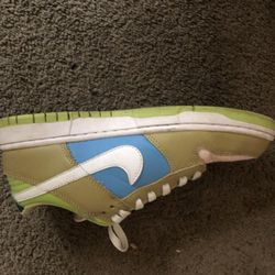 Nikes 