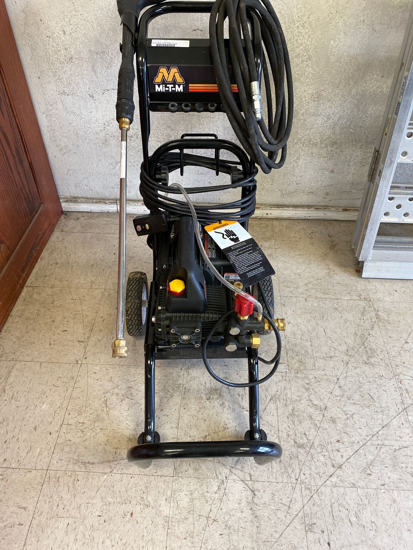 Mi-T-M electric pressure washer