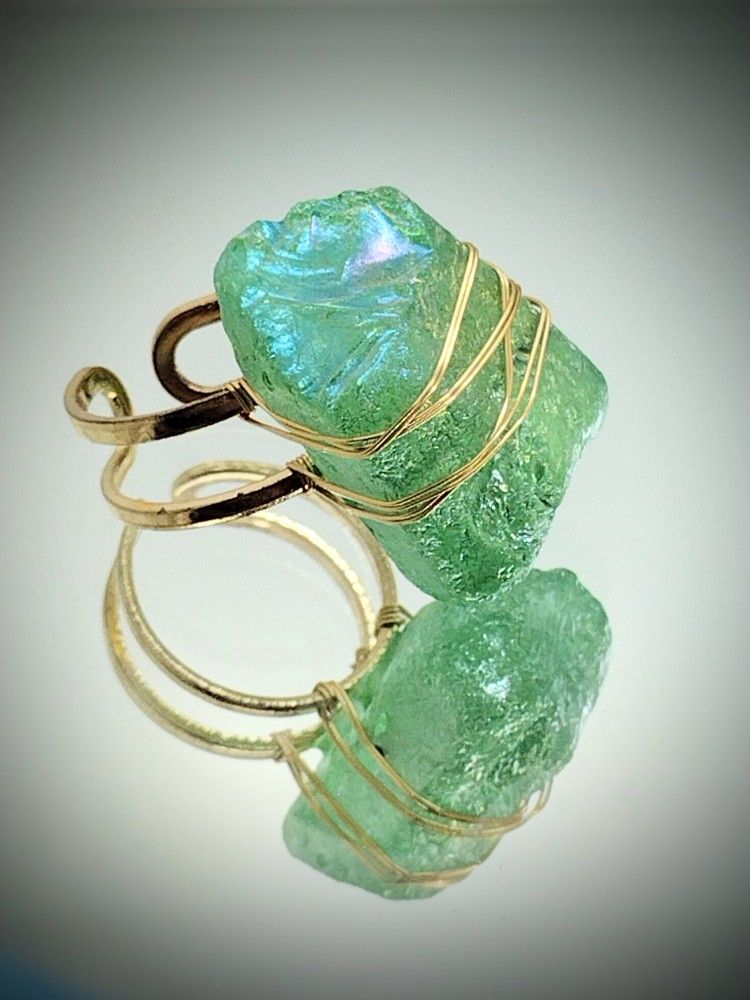 New Genuine Green Stone Ring