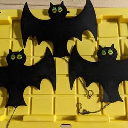 Halloween Glow In The Dark Hanging Bats