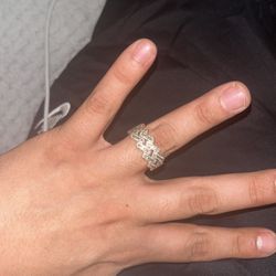 10k Gold Cuban Diamond /baguette Ring 