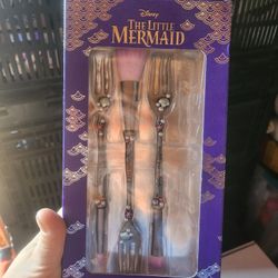 disney Little Mermaid make up brushes NEW 