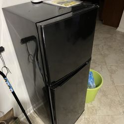 Black Mini Fridge With Separate Freezer Compartment 