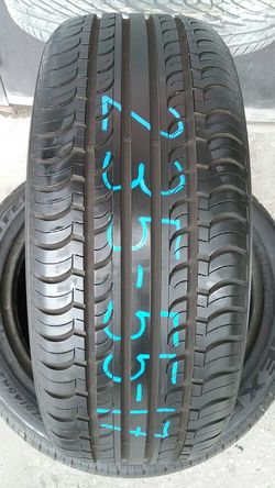 One used 235 55 17 Definity tire