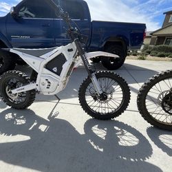 SURRON/STRIKE SHADOW 72v