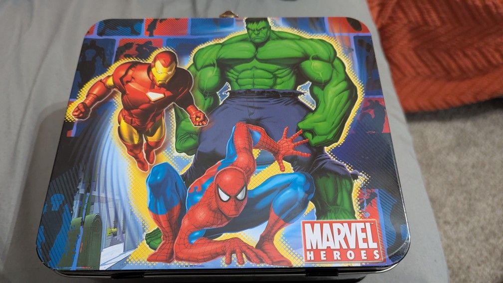 2011 Marvel Heroes Metal Lunchbox No Thermos MAke Offer