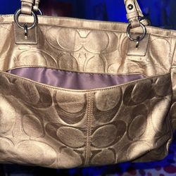Y2K FREE SHIPPING 🔥Extra Large Gold Bronze Metallica Leather Coach Signature Handbag All Leather