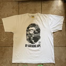 BAPE: White and Grey Streetwear Tee Size XL: Fits like Large