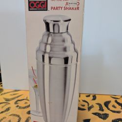 Oggi Jumbo Party Stainless Steel Cocktail Shaker. 
