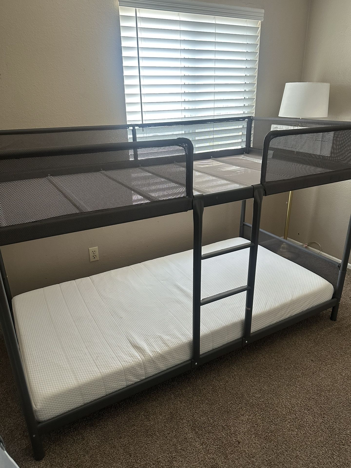 Twin Bunk Bed 