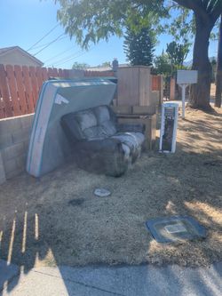 FREE Items / Curb Alert - GRATIS