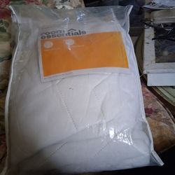 Mattress Cover Full Size New  White 