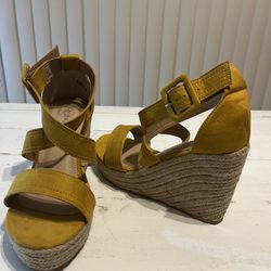 Yellow Mustard Wedges Size 8 1/2