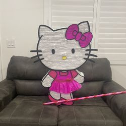 L Hello Kitty Piñata
