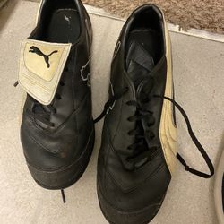 Puma Turf Shoes Size 10