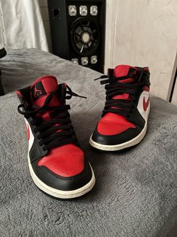RED AIR JORDAN 1