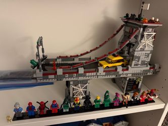 Lego marvel bridge and figs