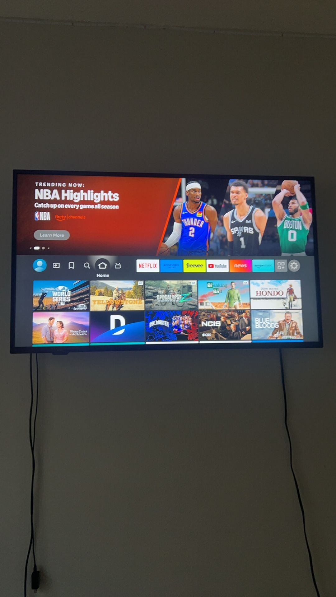 38’ Inch Insignia Smart Tv
