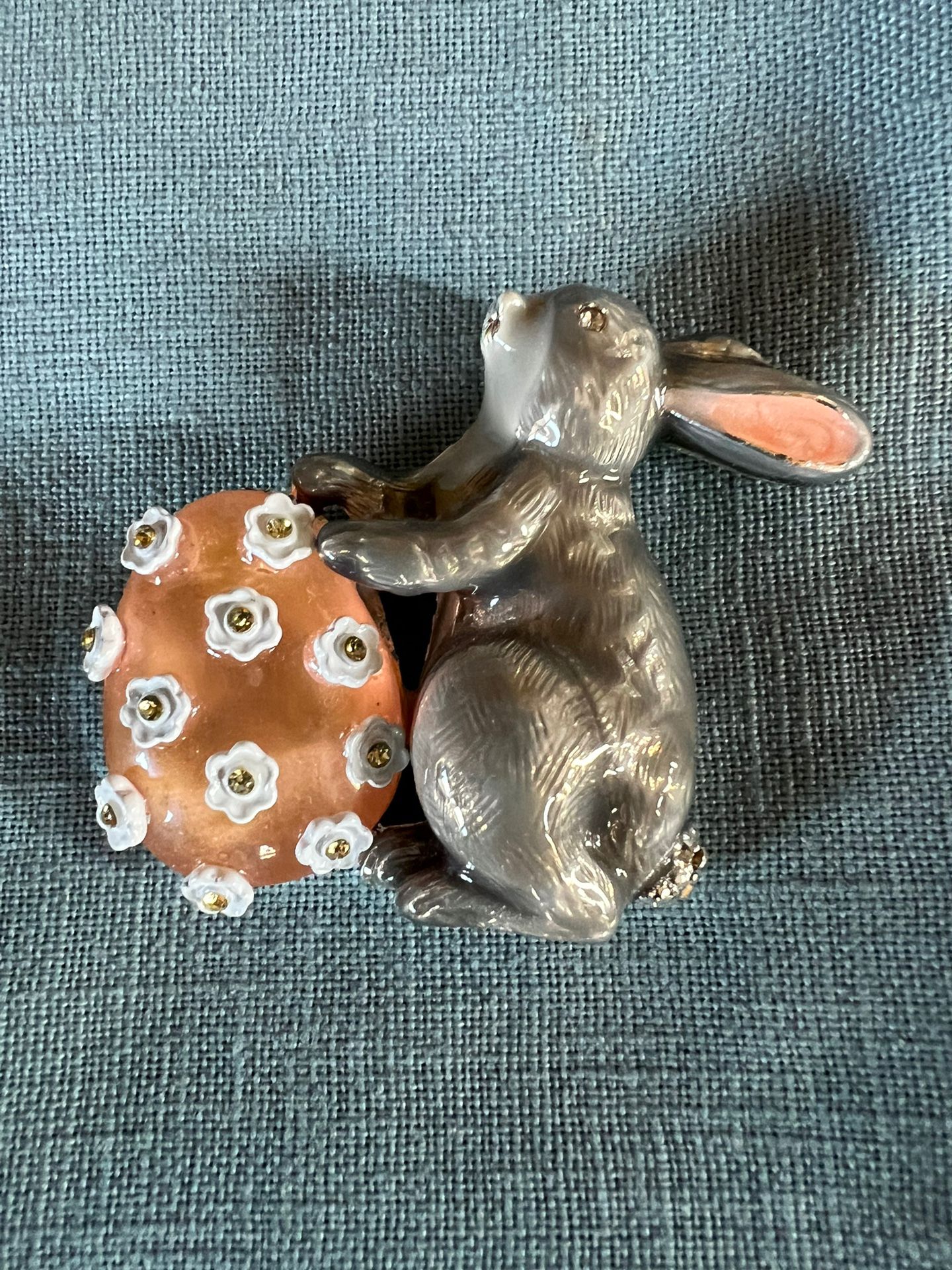 Napier Easter Bunny with Egg Brooch