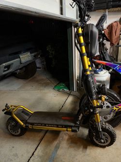 Kaabo Wolf King GT Electric Scooter