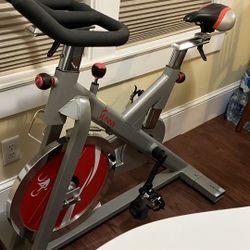 Sunny work out, cycler bike